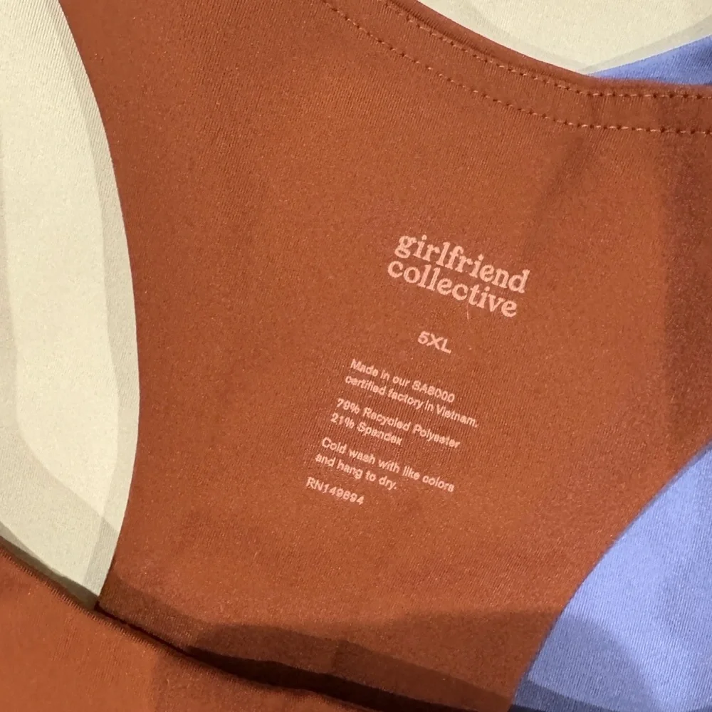 Girlfriend Collective Paloma Racerback Sports Bra Set in Brown‎ and Blue - Picture 3 of 8